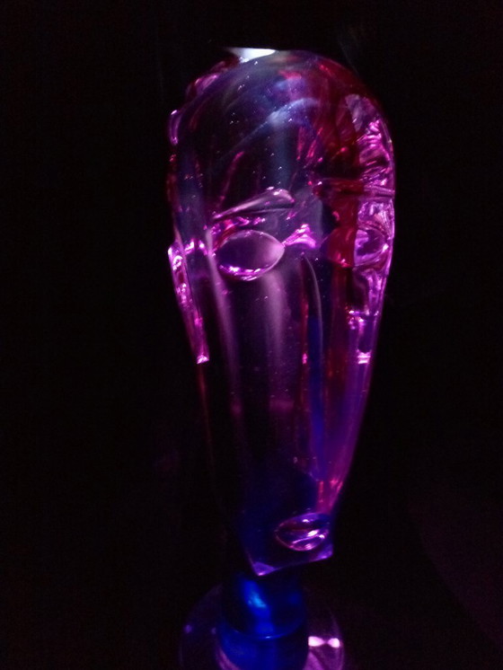 Image 1 of Murano glazen sculpturen brengen een eerbetoon aan Modigliani.