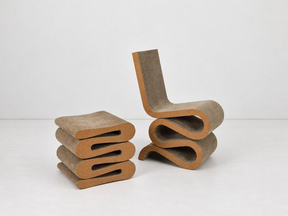 Sedia da camera Wiggle Easy Edges con sgabello di Frank Gehry per Vitra – Sedie da camera, Carta (photo 4 of 17)