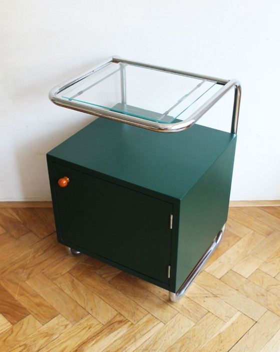Image 1 of Zeldzaam Tsjechisch modernistisch nachtkastje van Kovona, jaren 1940.