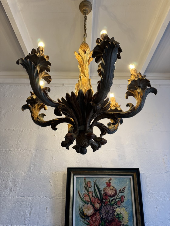 Image 1 of Kronleuchter aus geschnitztem Holz im Hollywood-Regency-Stil der 70er