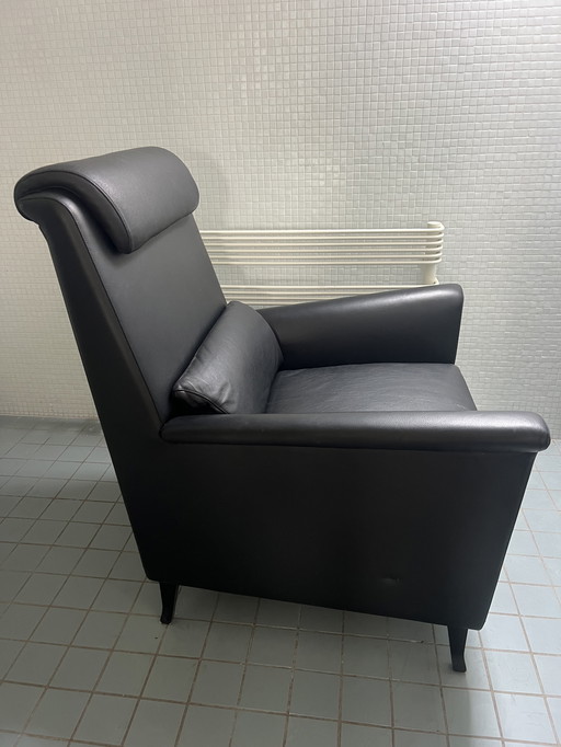 Auténtico sillón Poltrono Frau, cuero negro, impecable