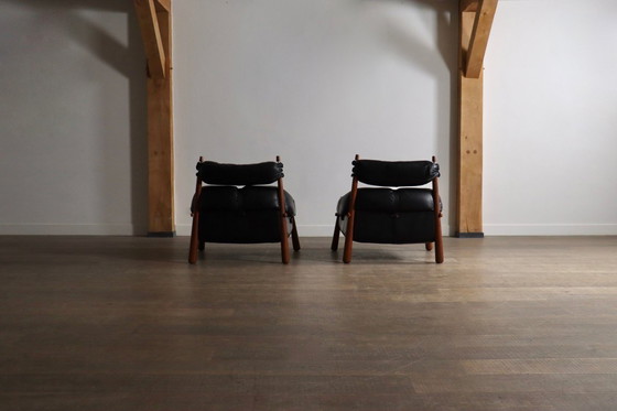 Image 1 of Percival Lafer MP-81 loungestoelen met voetenbank in zwart leer, Brazilië jaren 70
