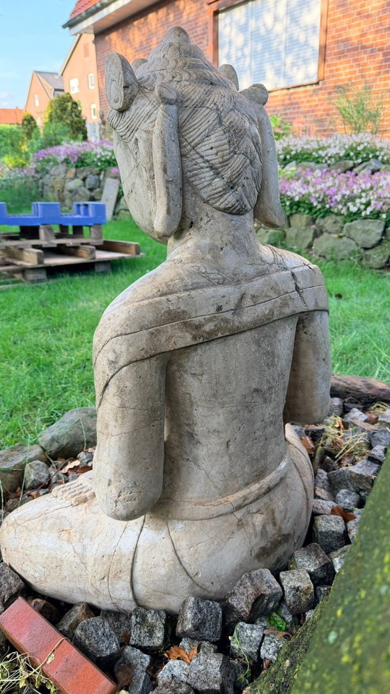 Image 1 of Monumentale Indonesische Tempelfiguur à Natuursteen – Java de Bali – 19e Eeuw