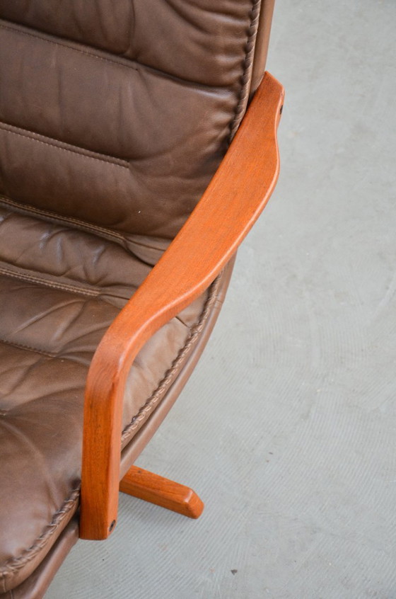 Image 1 of Poltrona vintage in teak, pouf in pelle di metà secolo, anni '60, stile danese
