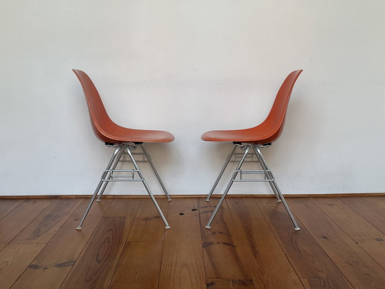 Image 1 of Sillas Herman Miller Eames DSS