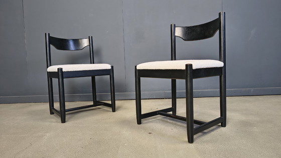 Image 1 of Vintage zwarte houten eetkamerstoelen, jaren 70