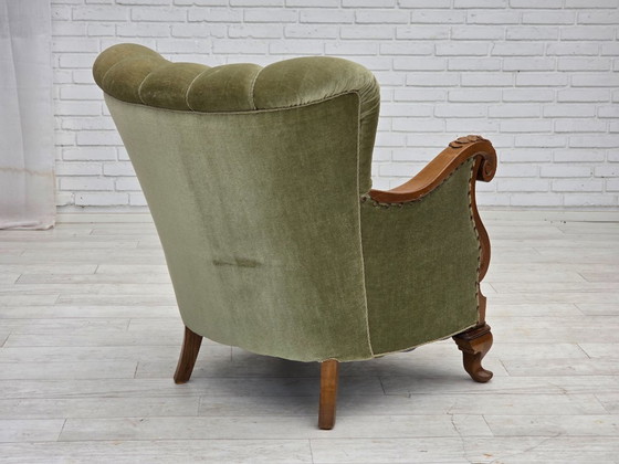 Image 1 of Fauteuil danois des années 1960, velours vert, bois de chêne sculpté.