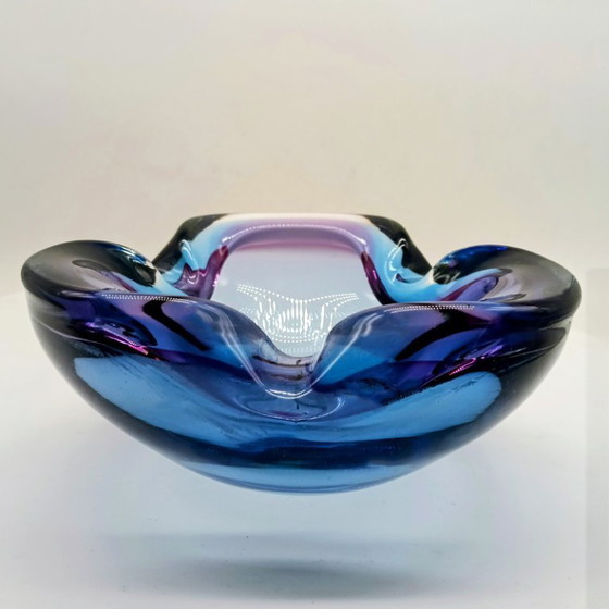 Image 1 of 1960s Big Ashtray or Catch-all in Murano Glass by Flavio Poli for Seguso. 16 cm. Made in Italy.
