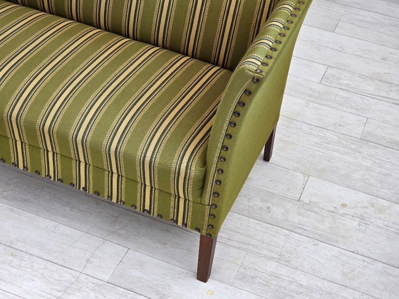 Image 1 of Sofá danés de 2 plazas, década de 1970, lana de muebles verde original, madera de haya.