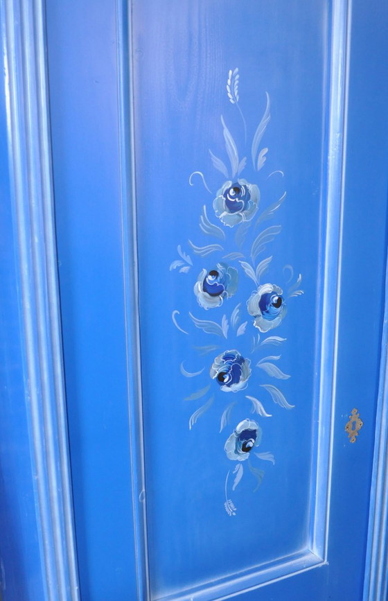 Armoire Double Ancienne Peinte à la Main (photo 7 of 8)