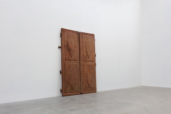 Image 1 of Grote 17e-eeuwse kloosterdeuren in terracotta gelakt eikenhout, Portugal