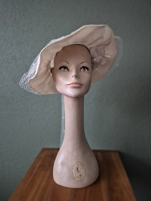 Christian Dior bust/mannequin 