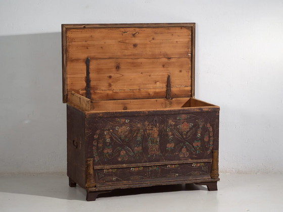 Antique bridal chest with carved vegetal decoration (c.1820) #10 – Chest of drawers (photo 16 of 40)