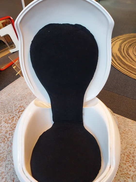 Image 1 of 1 x Peter Ghyczy egg chair. Latere versie 