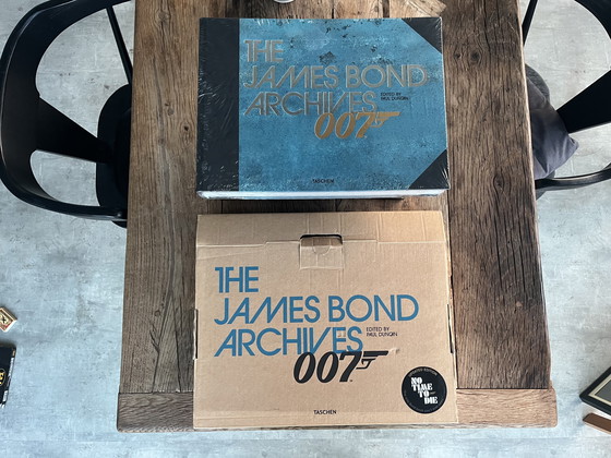 Image 1 of James Bond 007 Archief XL salontafelboek