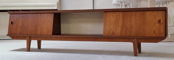 Image 1 of Tablero bajo de mediados de siglo