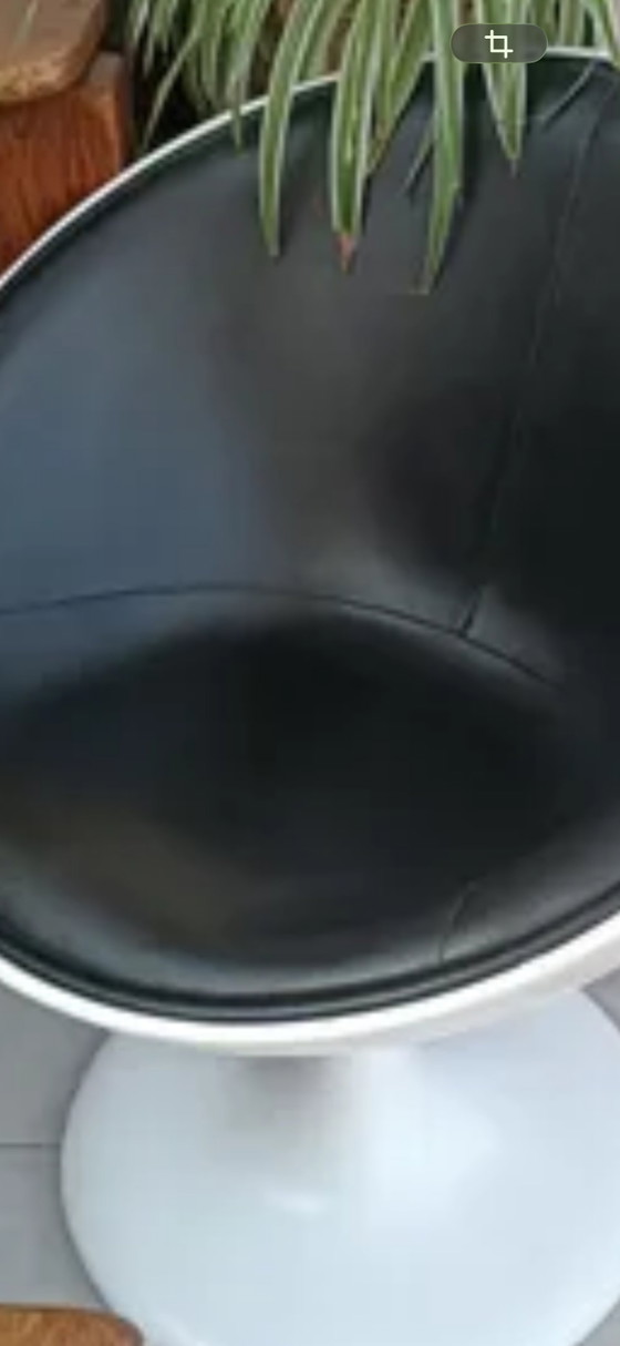 Image 1 of Iconic Space Age Egg chair