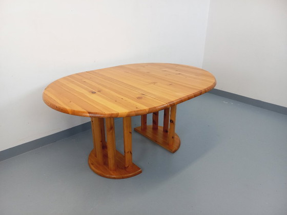 Image 1 of Table à manger ronde scandinave vintage style Rainer Daumiller en pin des années 60 70 avec rallonges
