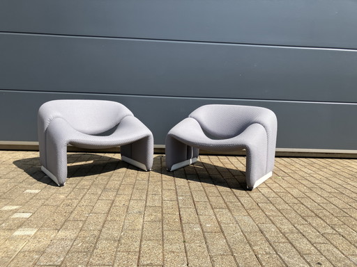 2x Artifort Groovy F598 (M-Chair) by Pierre Paulin, Original Light Grey Fabric in Excellent Condition!