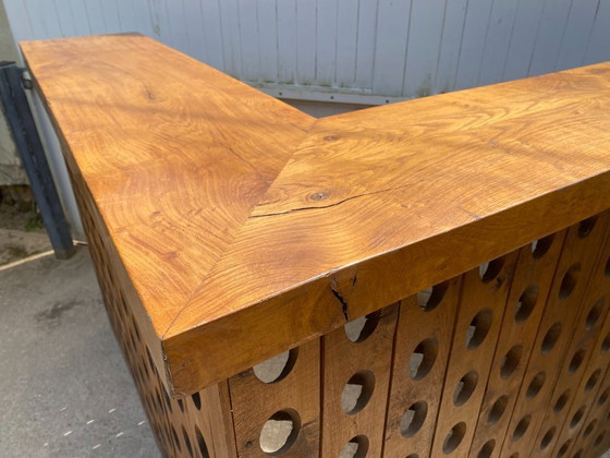 Image 1 of Barra esquinera en forma de L, de madera maciza de nogal, con mostrador/bar/zona de recepción de estilo profesional, circa 1950.