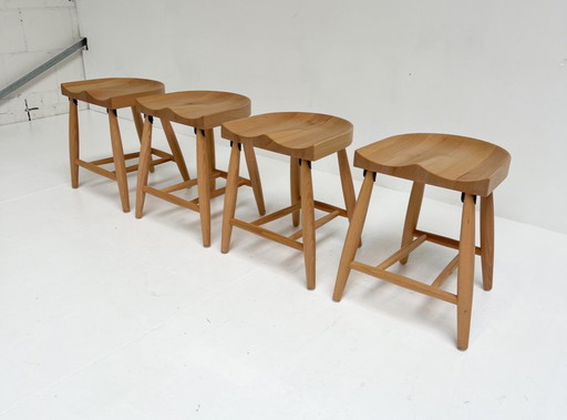 Set di 4 sgabelli di design in legno massello, dopo il 2000