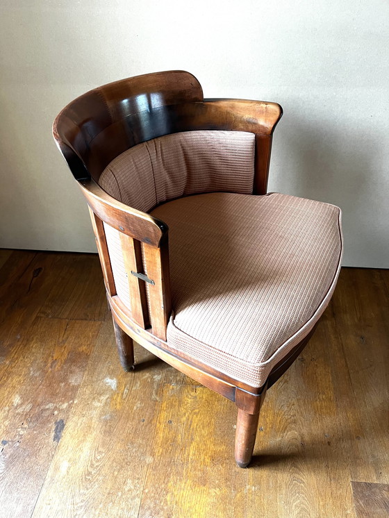 Image 1 of Schuitema Shaker dining table with chairs.
