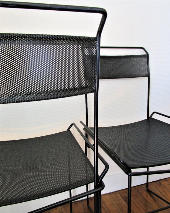 paire chaises métal perforé acier années 80 – Chaises de salle à manger, Metal (photo 4 of 19)