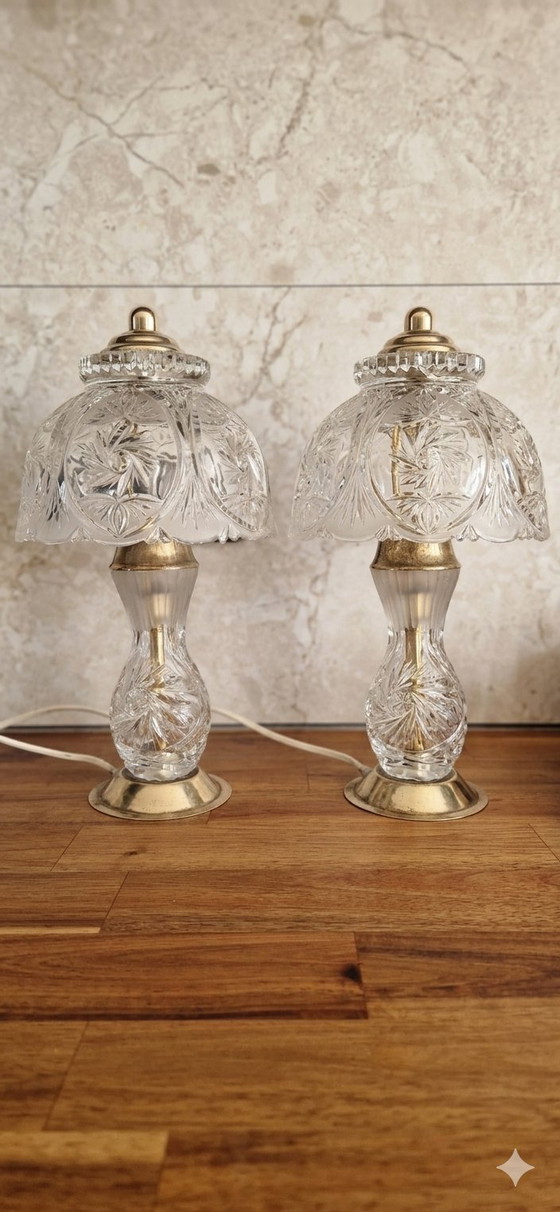Image 1 of Paire de lampes de table en cristal taillé et laiton doré - Production européenne 1950