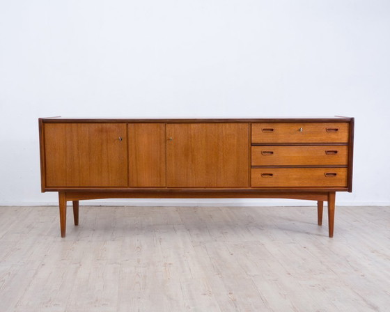 Image 1 of Dressoir van teakhout in Scandinavisch design, fabrikant Bartels