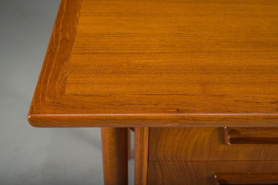 Image 1 of Midden-eeuws Deens teakhouten bureau van Gunnar Nielsen Tibergaard, jaren 60