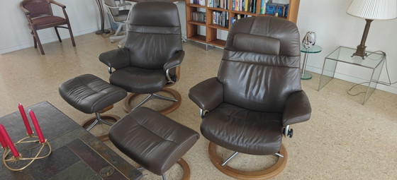 2 Poltrone relax Stressless Sunrise M e poggiapiedi – Pelle, Legno (photo 6 of 6)
