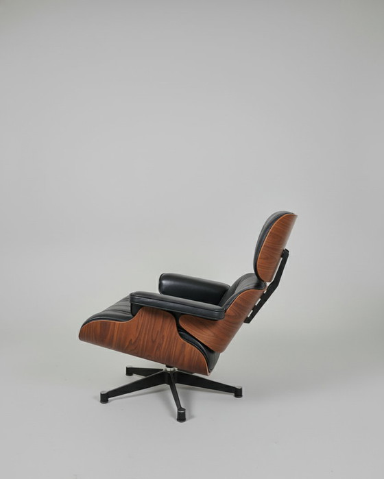 Image 1 of Authentischer Eames Lounge Chair & Ottoman (Vitra) - Palisander & Leder