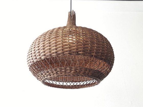 Image 1 of Suspension vintage en rotin, suspension style Mid-Century Modern, lampe de table à manger