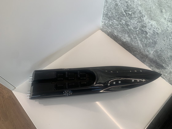 Image 1 of Offshore Gentleman's Racer di Serge Leibovitz