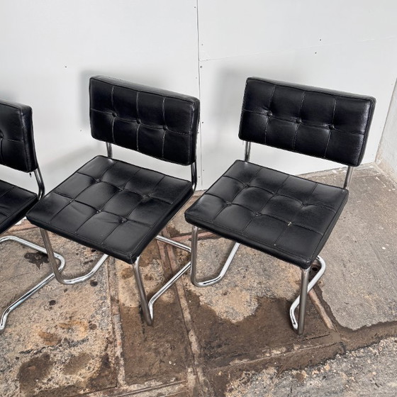 Image 1 of Chaises empilables en cuir de style Cesca — Influence Bauhaus