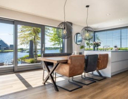Prachtige Complete Eethoek | Industriële Houten Tafel + Eetkamerbank + 3 Stoelen