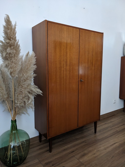 Vintage-Schrank skandinavisches Design