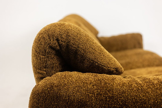 Image 1 of Vico Magistretti. Divano 2 posti modello “Maralunga”. Anni '70.