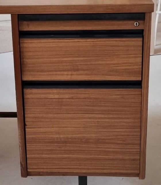 Image 1 of bureau des années 70