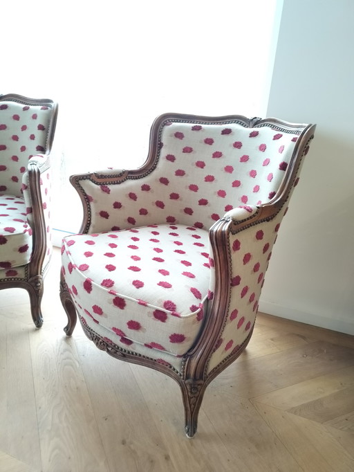 2 antike französische Sessel – kürzlich neu bezogen