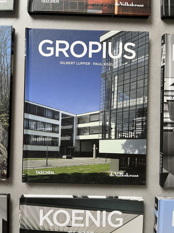 Image 1 of The Volkskrant world architects series Taschen