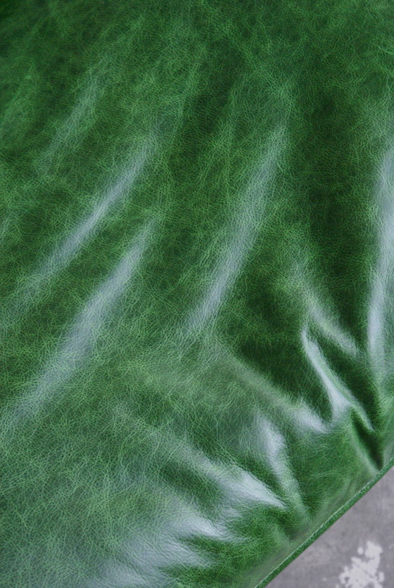 Image 1 of Butaca modelo Canada de cuero de Osvaldo Borsani