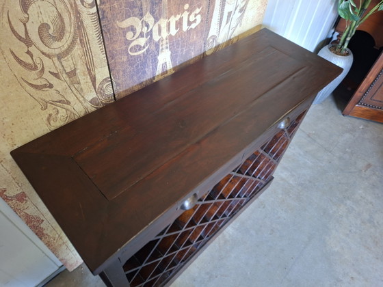 Image 1 of Mueble para vinos, mesa auxiliar y cómoda de teca con 2 cajones. Dimensiones: 102 x 36 cm y 85 cm de alto.