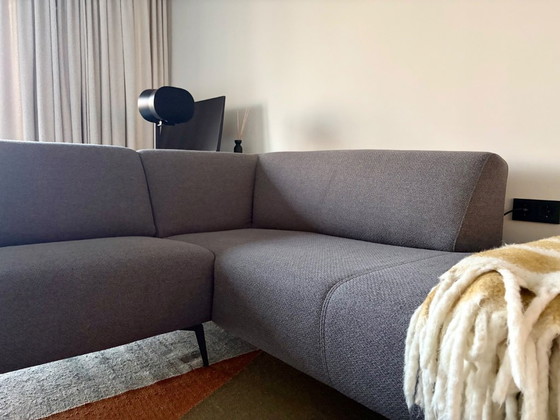 Image 1 of Sofá esquinero Montel Turner - Gris oscuro - 255 x 210 - Mayo de 2023
