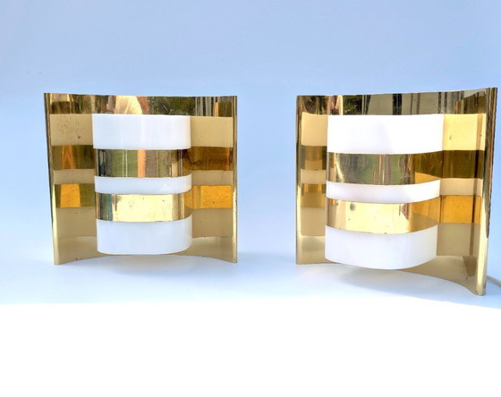 Image 1 of Pair of wall lamp Hans-Agne Jakobsson – Model V334/1 in brass with translucent plastic shades