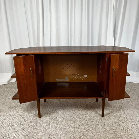 Lowboard aus Teakfurnier, 1960/70, Midcentury Modern – Highboards, Wood, Vintage (photo 7 of 17)