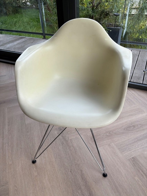 6 sillas Vitra Eames DAR usadas