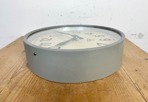 Image 1 of Reloj de pared industrial de fábrica de Pragotron, década de 1960
