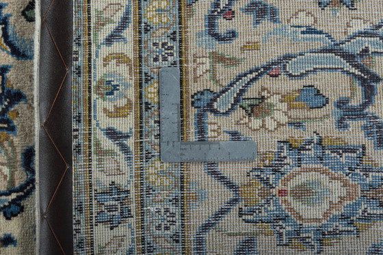 Image 1 of Tappeto orientale Kashan in sughero annodato a mano – 405 x 294 cm – Raffinati motivi floreali