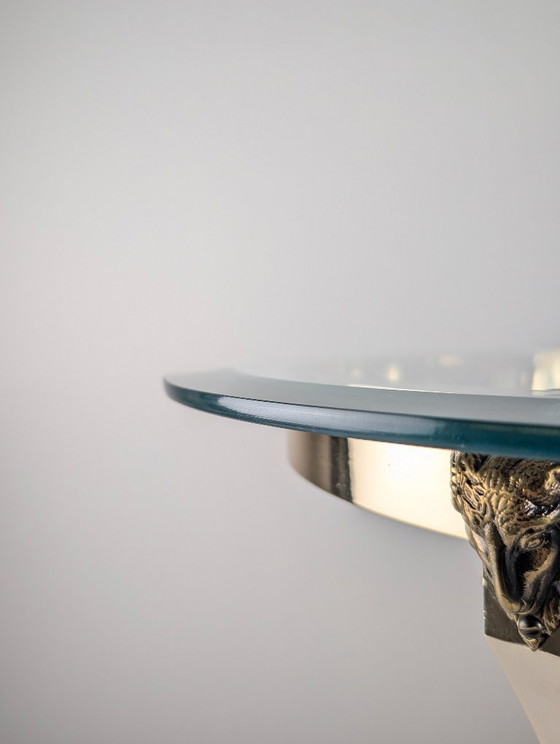 Neoklassieke bijzettafel van messing en facetgeslepen glas met ramkoppen, jaren 70 – Brass (photo 9 of 12)